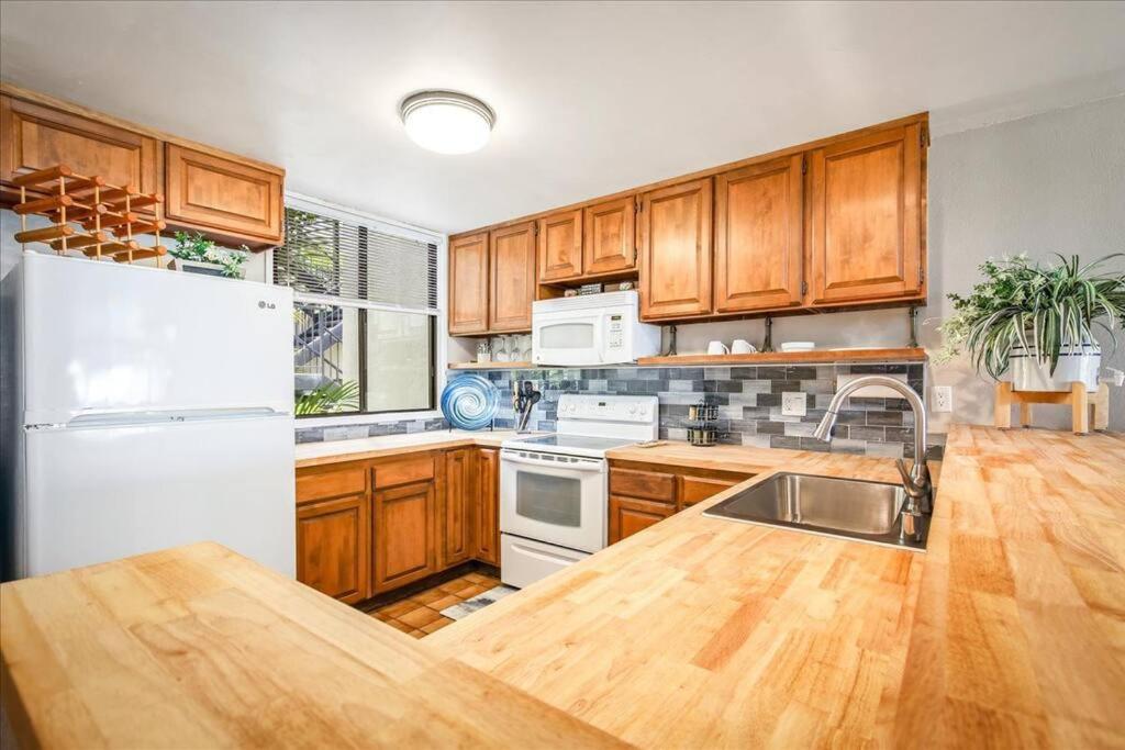 Beautiful 2/2 Condo In Kailua Kona. Ocean View! Exterior foto