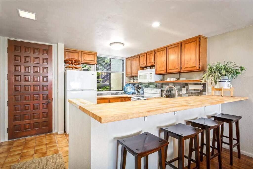 Beautiful 2/2 Condo In Kailua Kona. Ocean View! Exterior foto